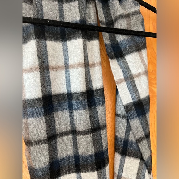 Nordstrom men’s shop 100% cashmere plaid scarf - Picture 5 of 5